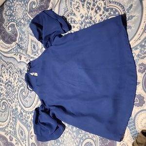 Shoulder hole blouse